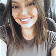 Estudiante de grado en Turismo en la UCM con cursos de inglés realizados en Inglaterra y Estados Unidos